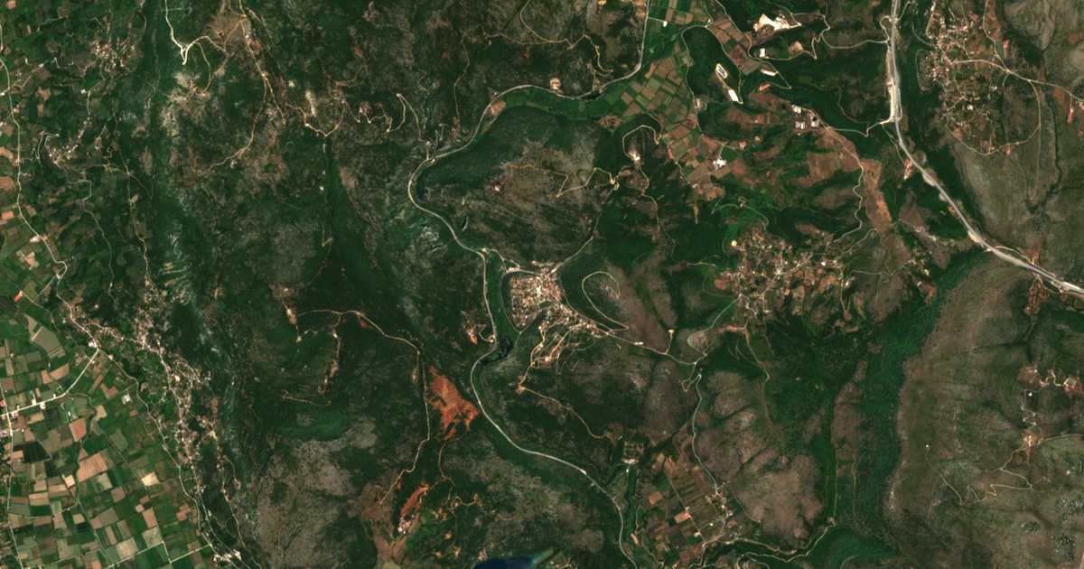 Hartă satelitară: Agios Georgios