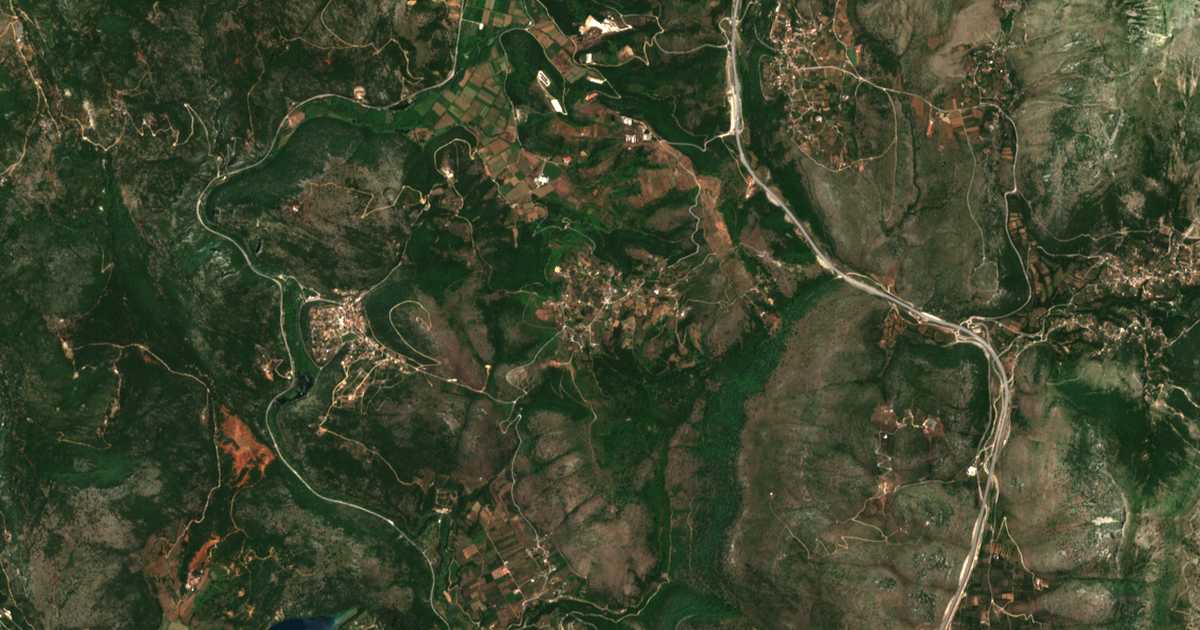 Hartă satelitară: Dryófyton