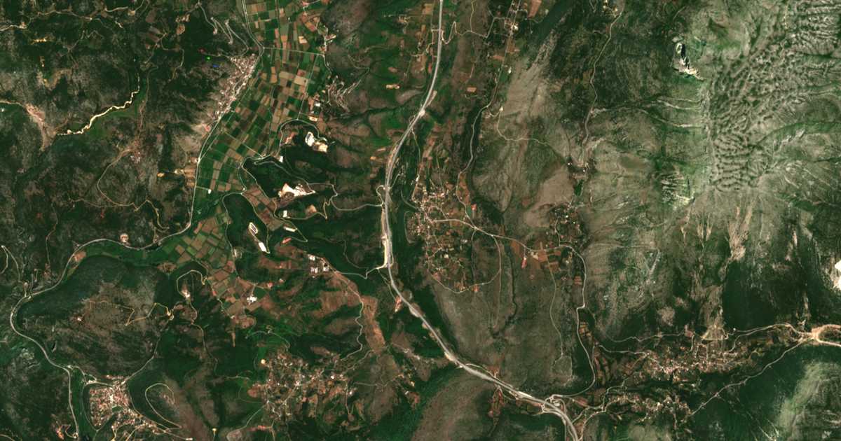 Hartă satelitară: Gymnótopos