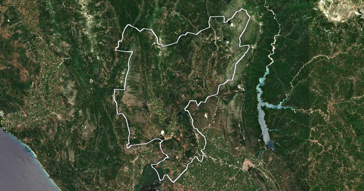 Imagine din satelit cu limita trasată: Dímos Ziroú