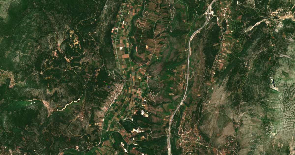 Hartă satelitară: Vathý