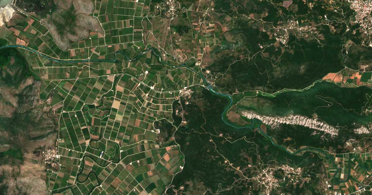 Hartă satelitară: Rágion