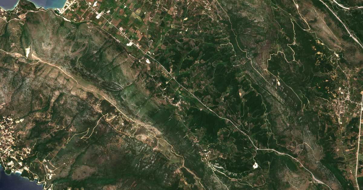 Hartă satelitară: Argyrótopos