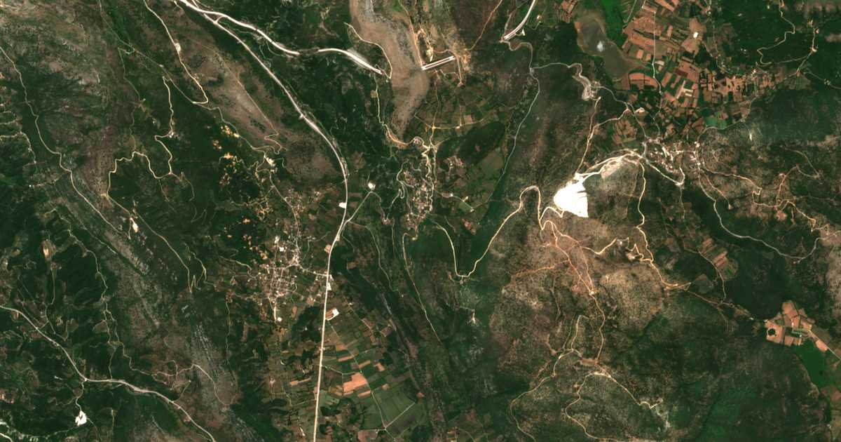 Hartă satelitară: Mesovoúnion