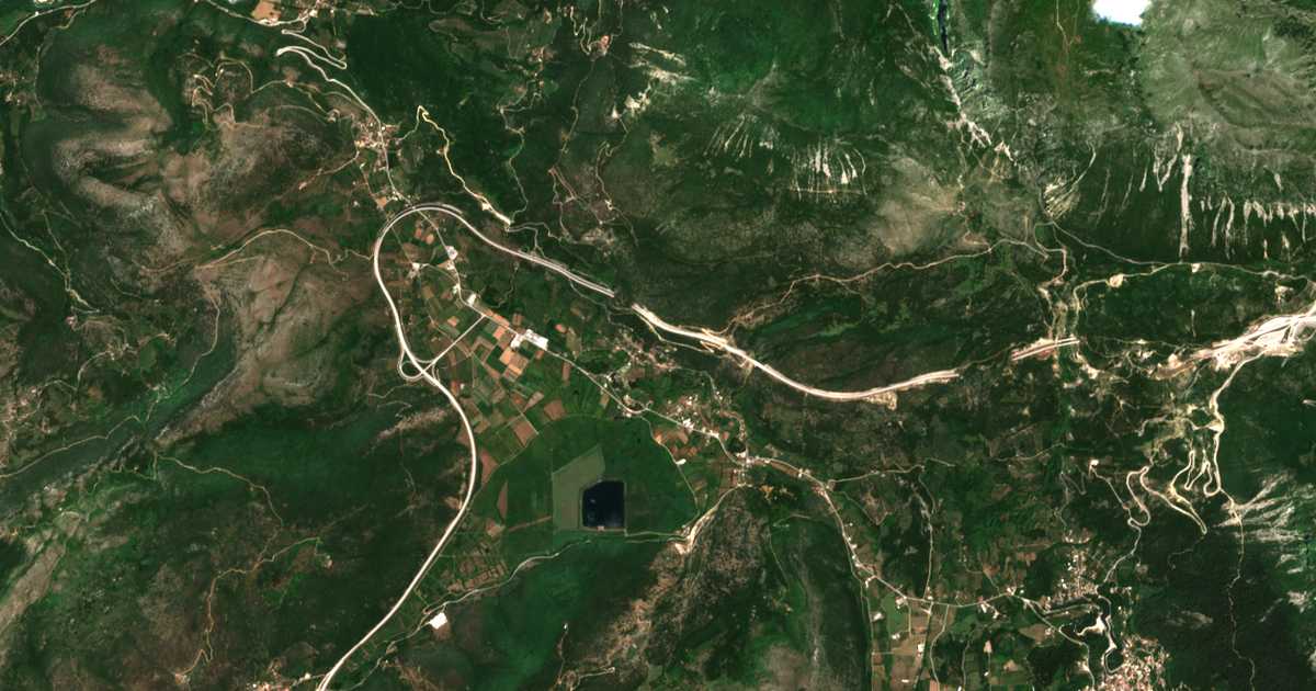 Hartă satelitară: Krystallopigí