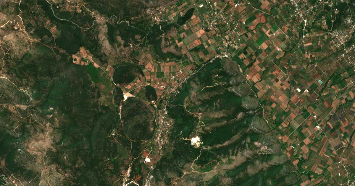 Hartă satelitară: Kyrá Panagiá