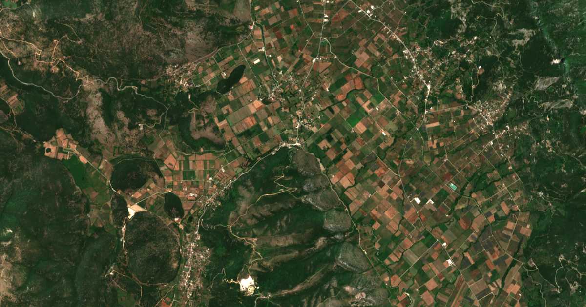 Hartă satelitară: Xirólofos