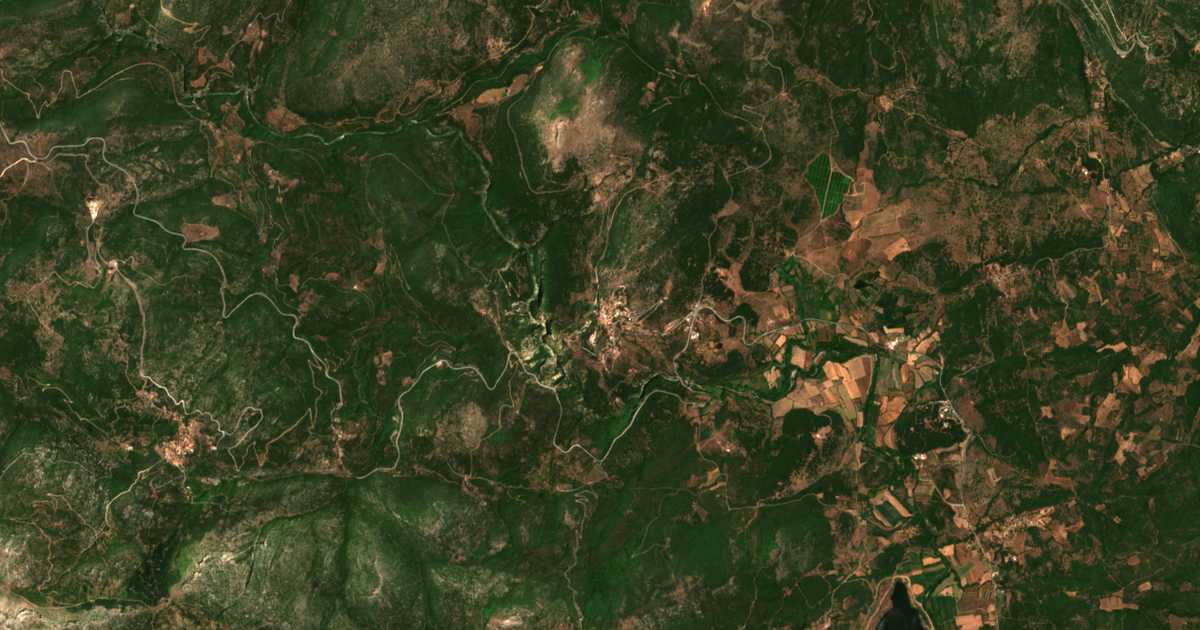 Hartă satelitară: Karytaina