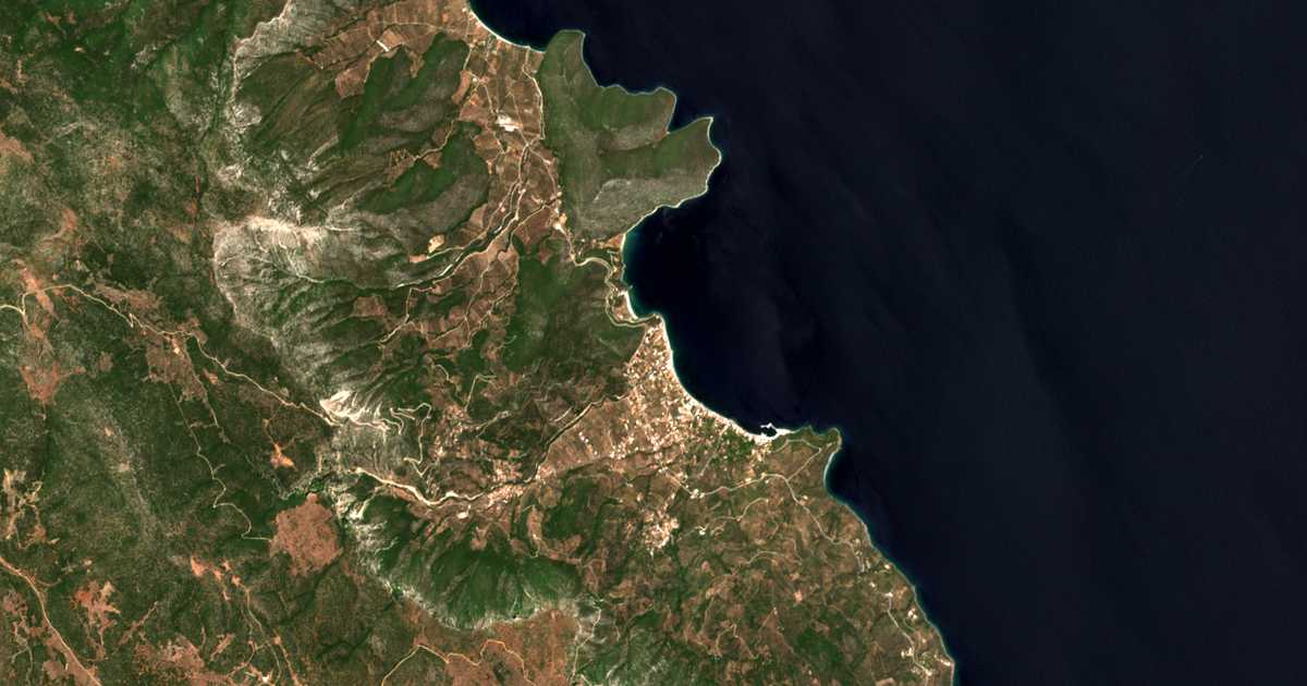 Hartă satelitară: Paralía Tyroú