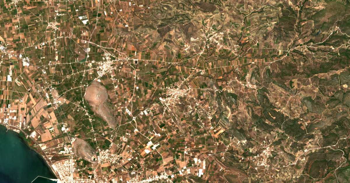 Hartă satelitară: Ágios Adrianós