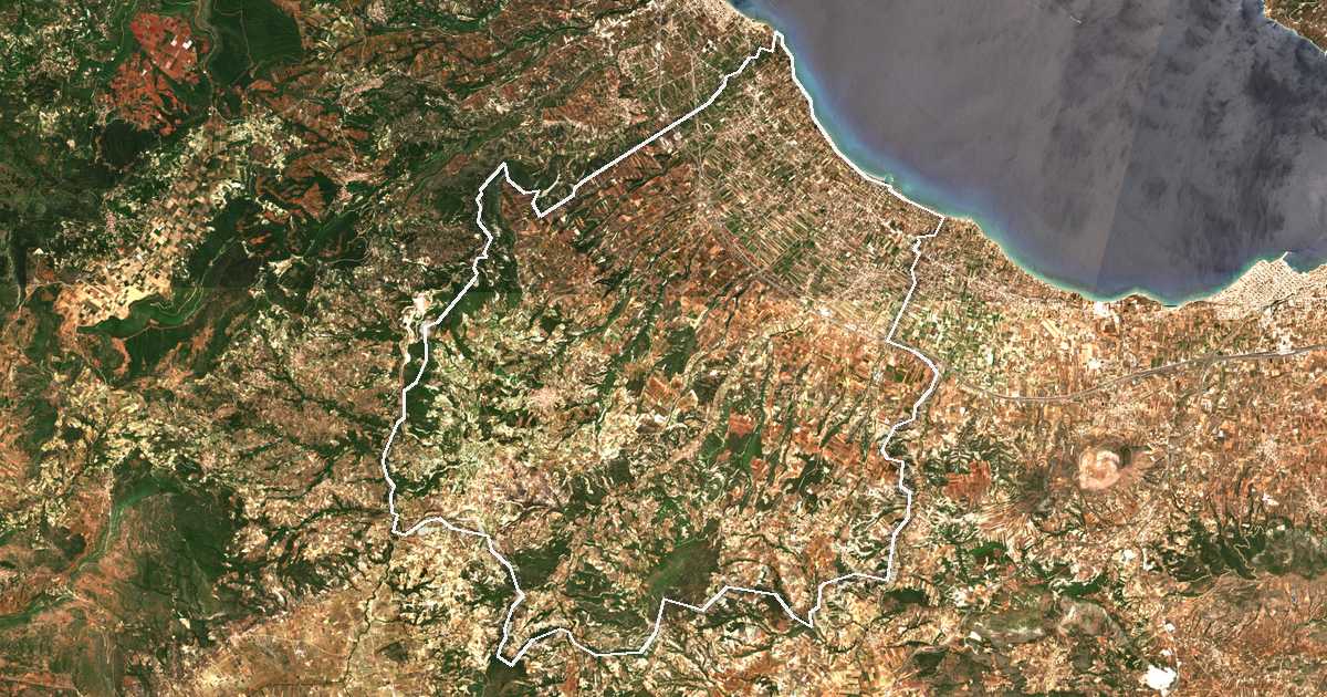 Imagine din satelit cu limita trasată: Dímos Vélou - Vóchas