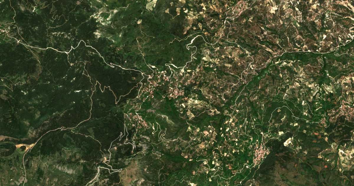 Hartă satelitară: Káto Synoikía Trikálon