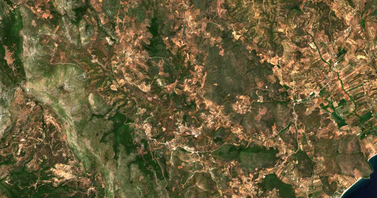 Hartă satelitară: Gefyráki