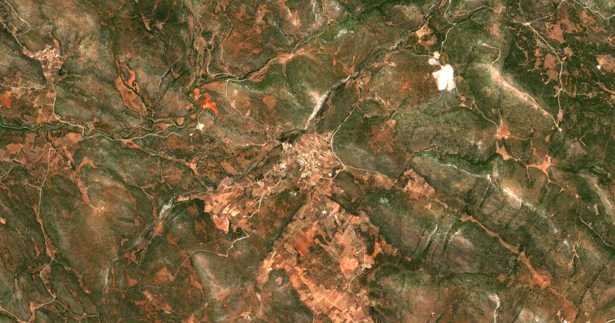 Hartă satelitară: Ágios Dimítrios