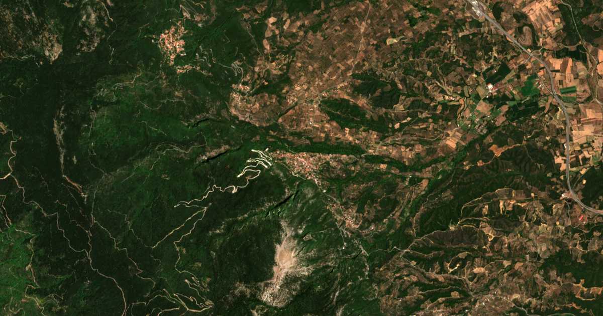 Hartă satelitară: Kastóreion