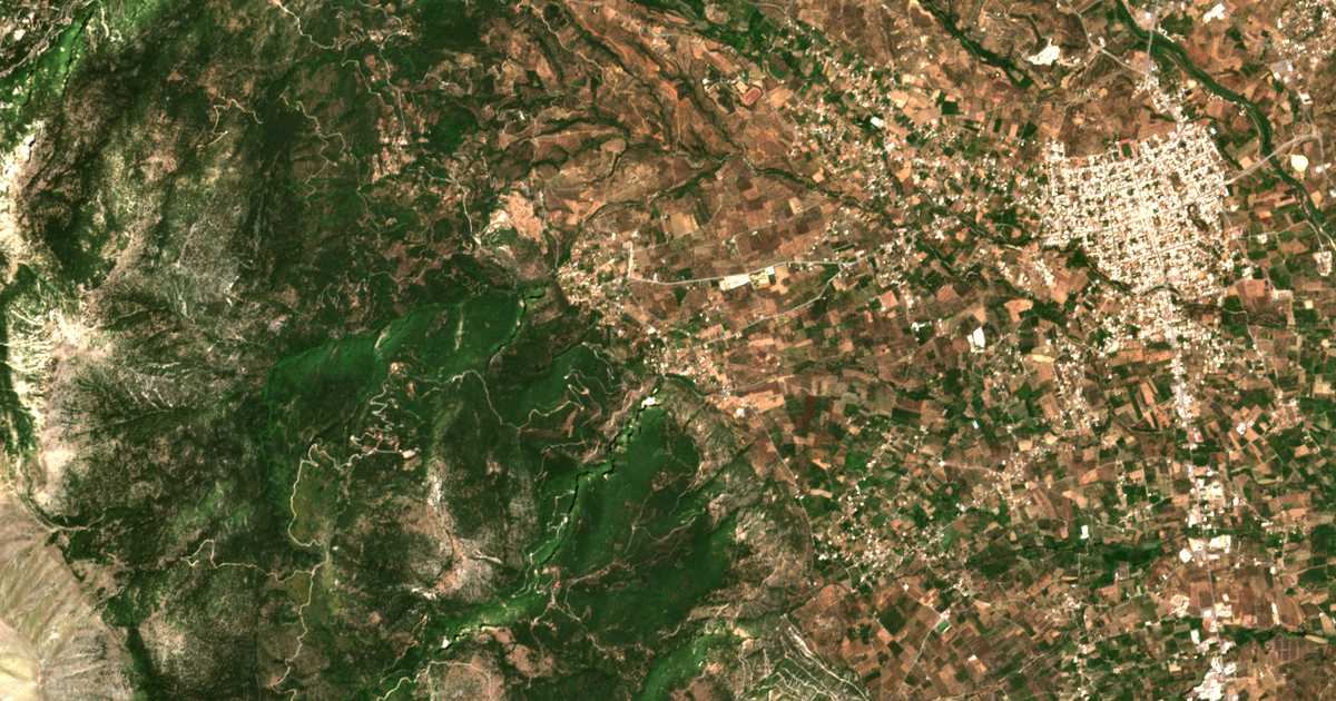 Hartă satelitară: Paróreion