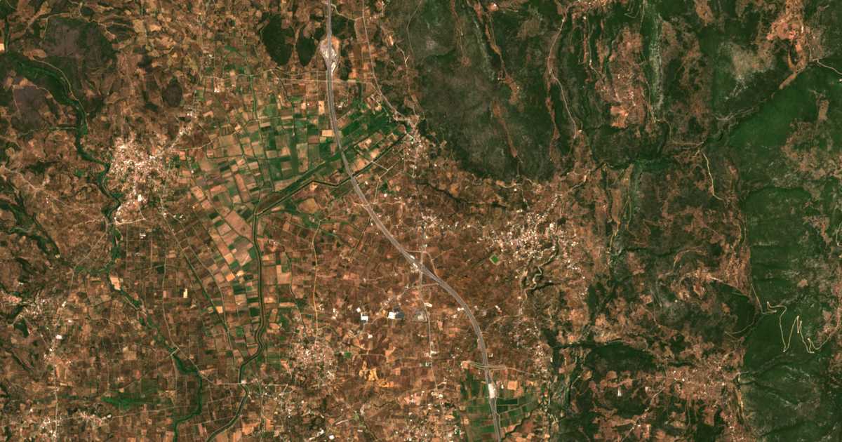 Hartă satelitară: Ágios Konstantínos