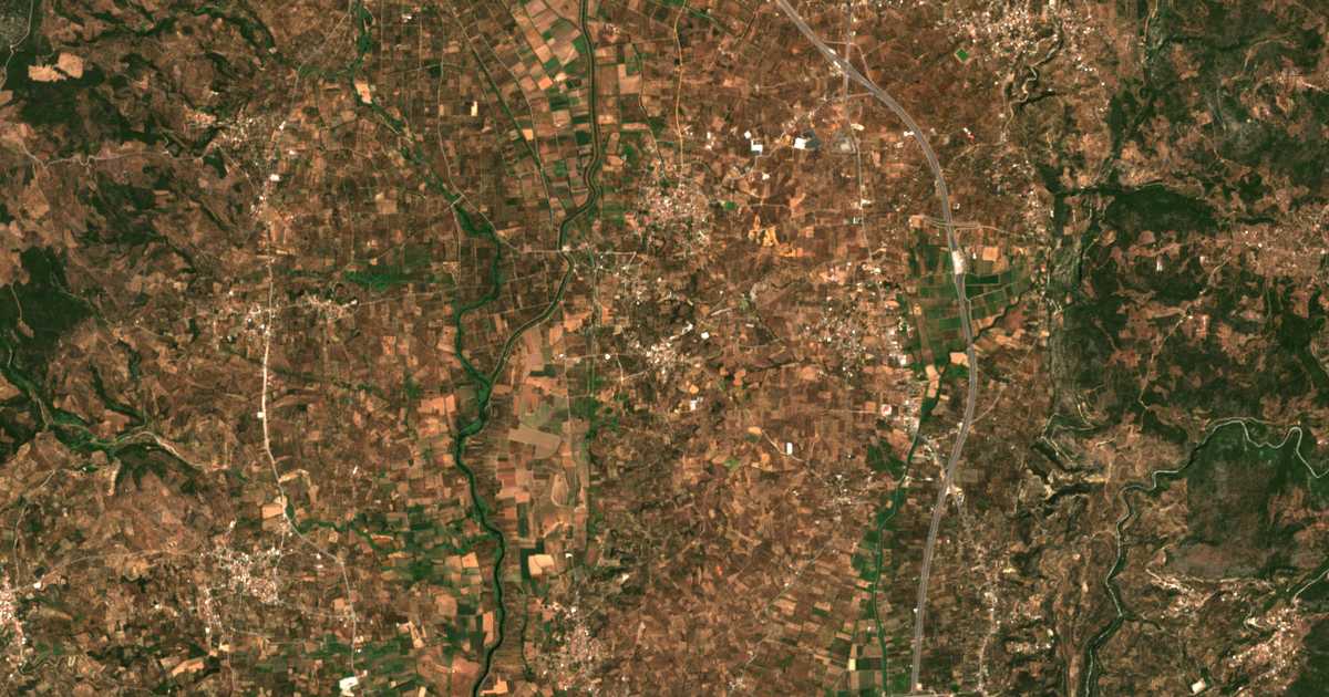 Hartă satelitară: Alónia