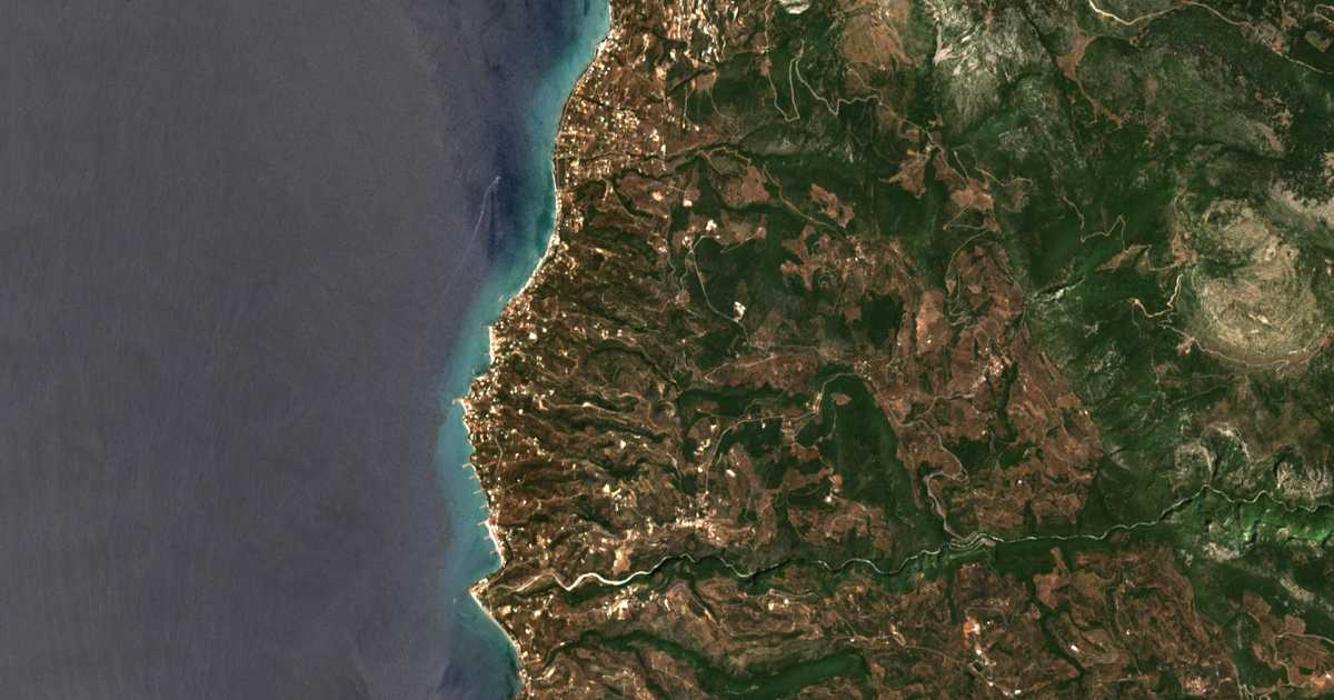 Hartă satelitară: Mikri Mantineia