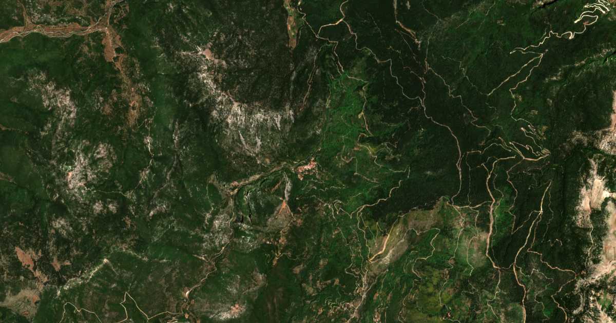 Hartă satelitară: Nedousa