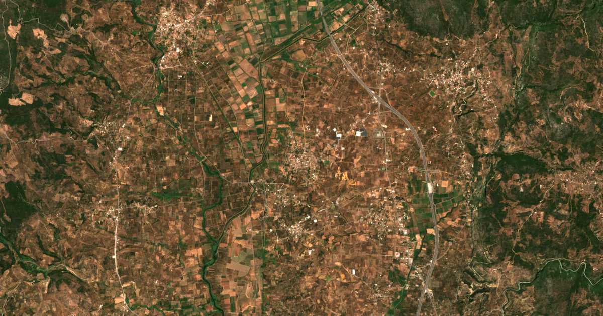 Hartă satelitară: Platý