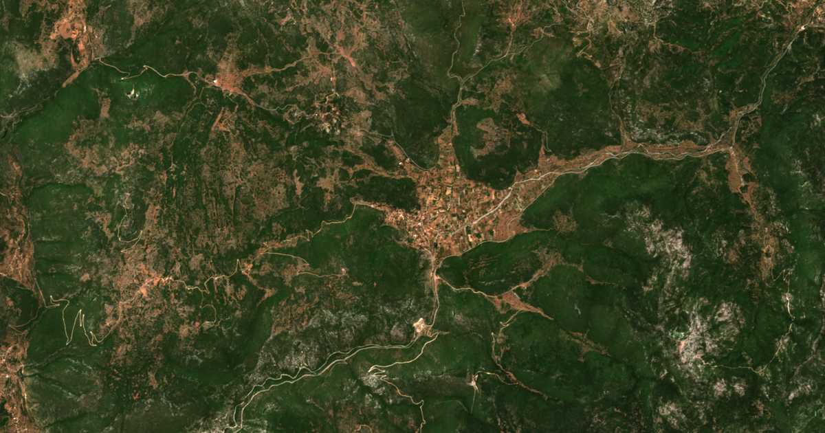 Hartă satelitară: Polianí