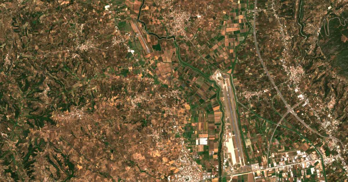 Hartă satelitară: Piperítsa