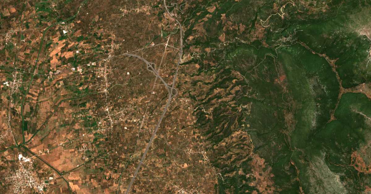 Hartă satelitară: Kalývia