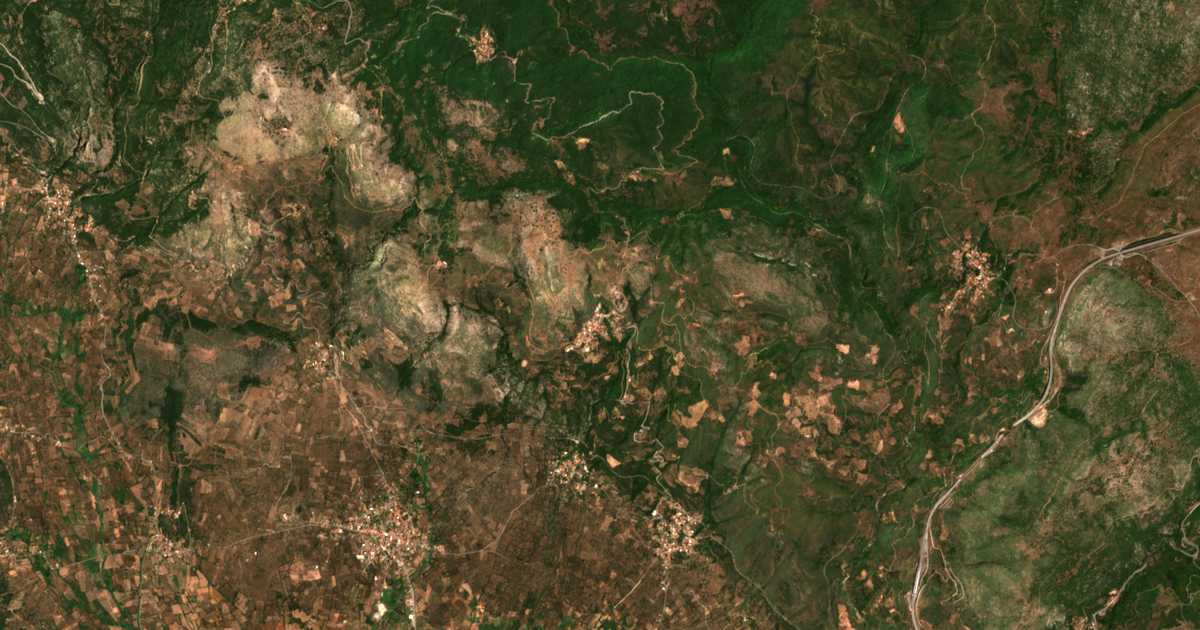 Hartă satelitară: Karnásion