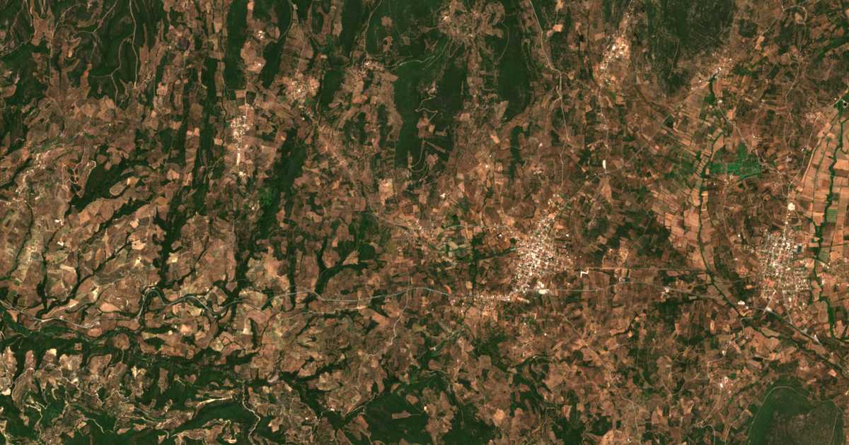 Hartă satelitară: Néa Agriliá