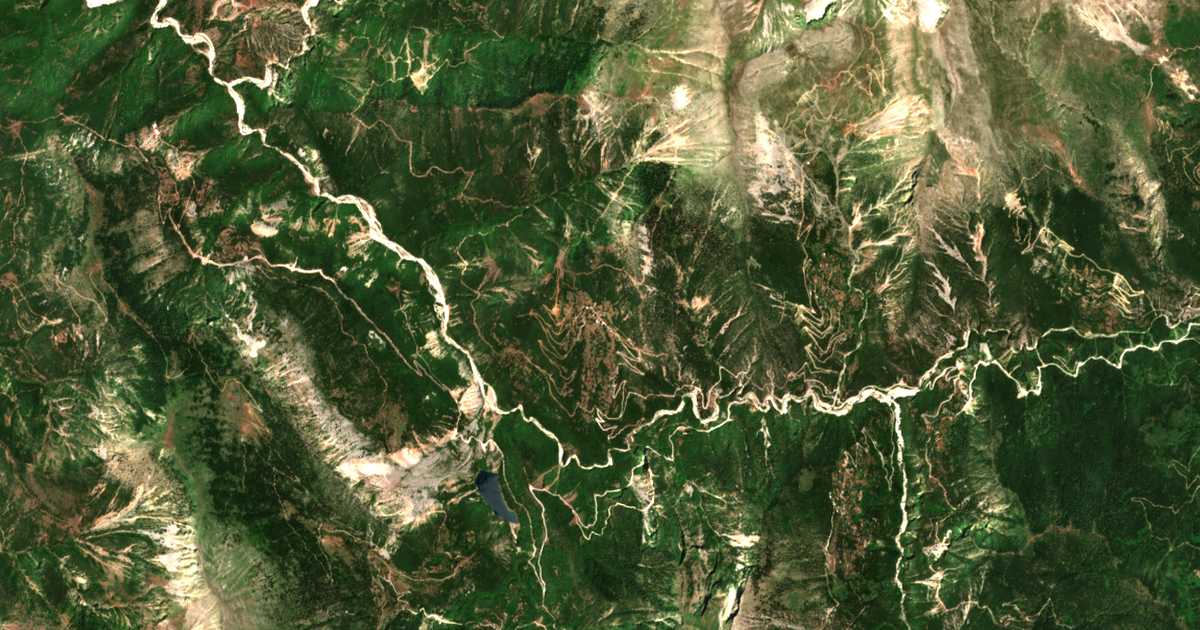 Hartă satelitară: Koumpourianá