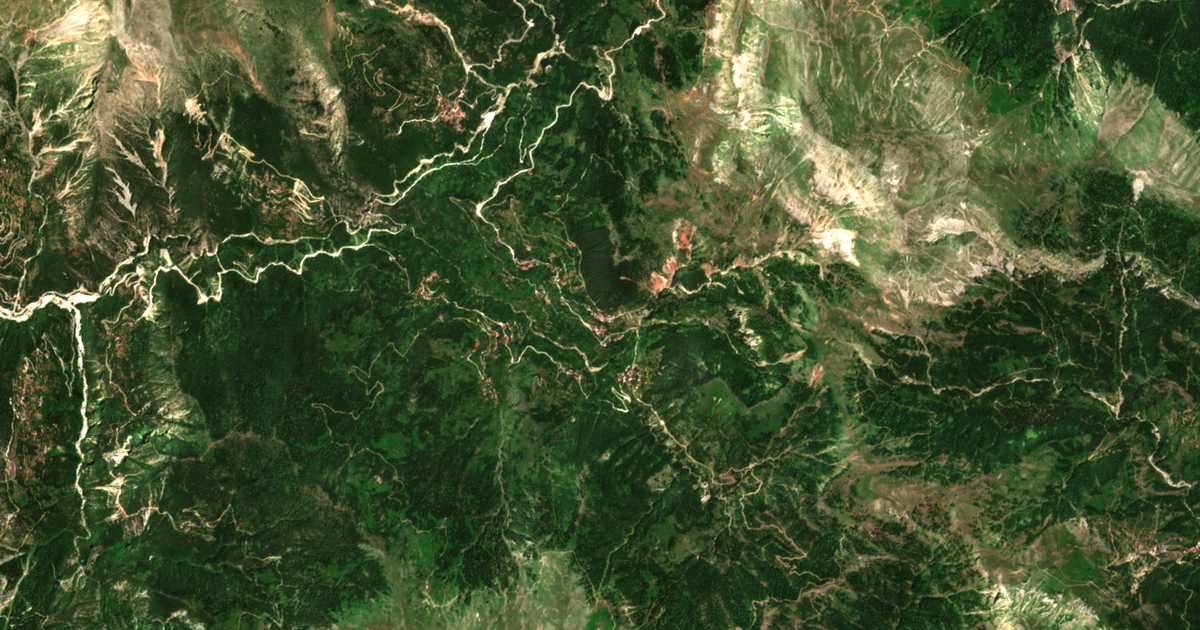 Hartă satelitară: Petrílon