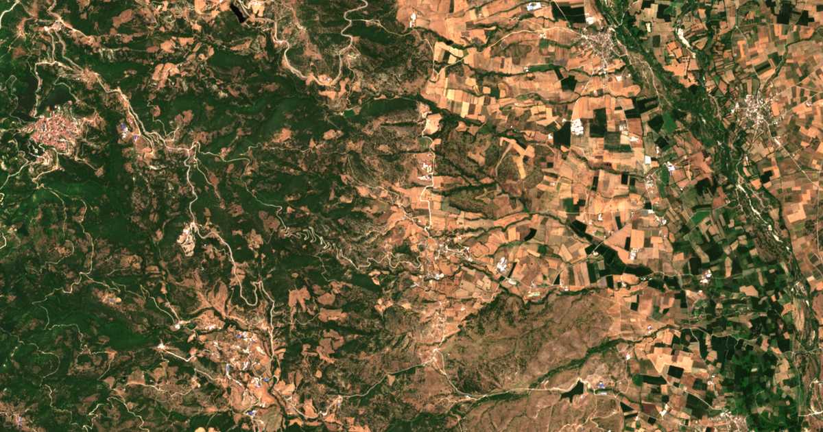 Hartă satelitară: Ampélia