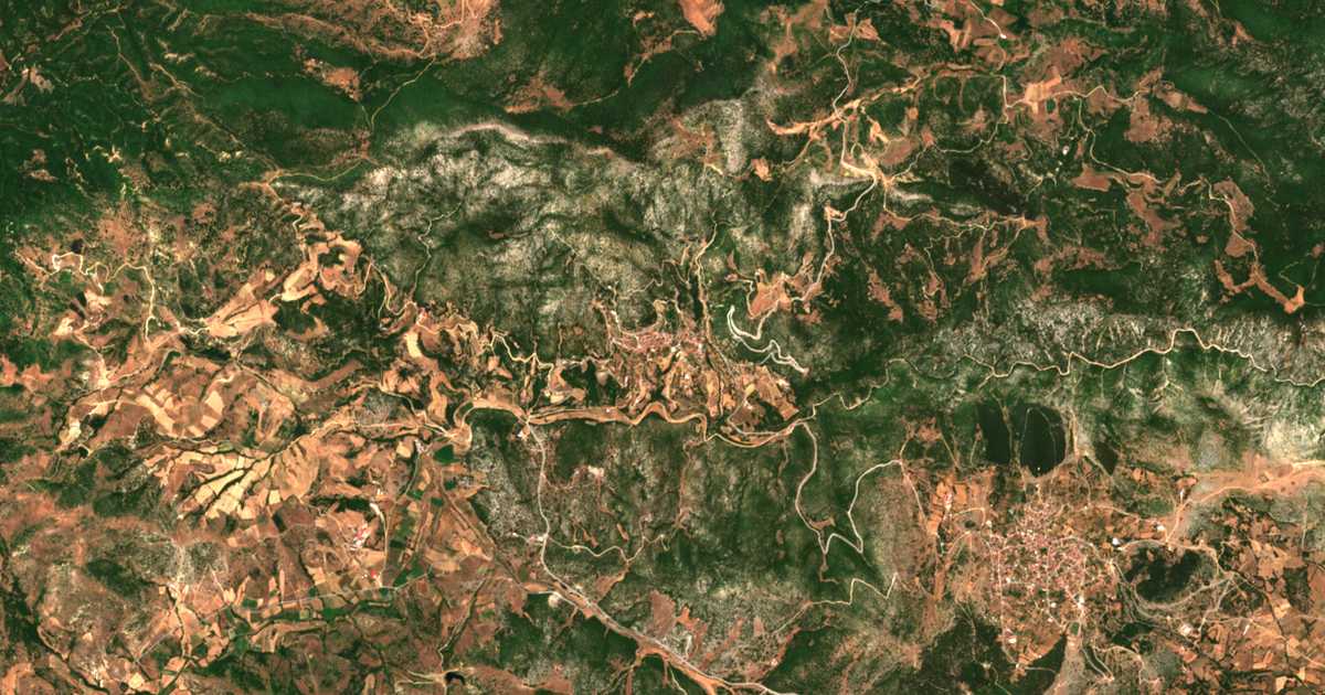 Hartă satelitară: Loutrón