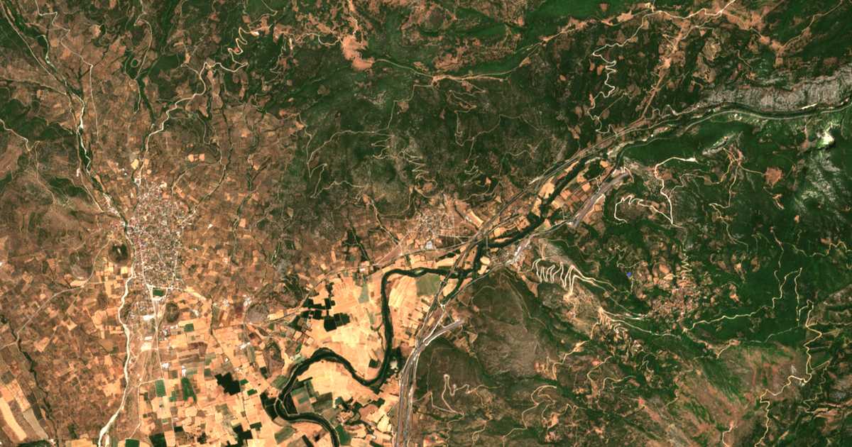 Hartă satelitară: Itéa