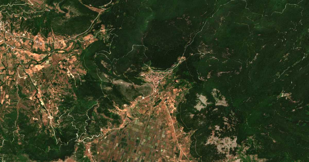Hartă satelitară: Kallipéfki