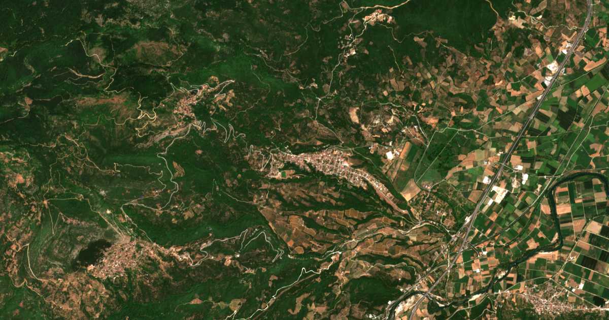 Hartă satelitară: Pyrgetós