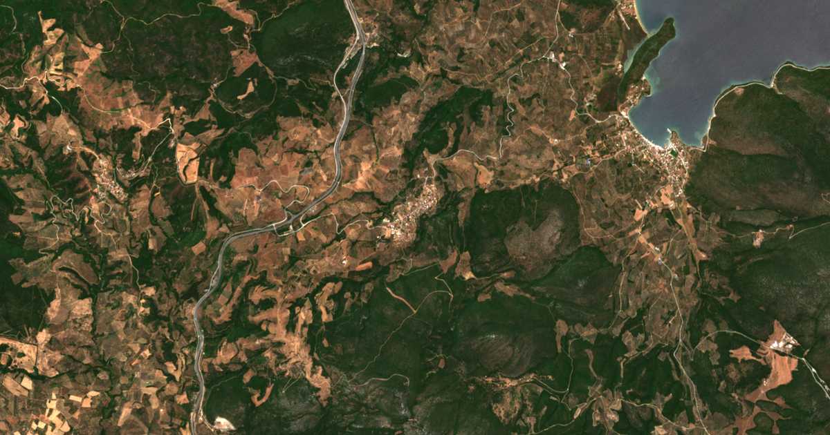 Hartă satelitară: Ágioi Theódoroi