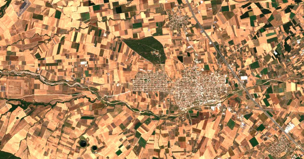 Hartă satelitară: Efxeinoúpolis