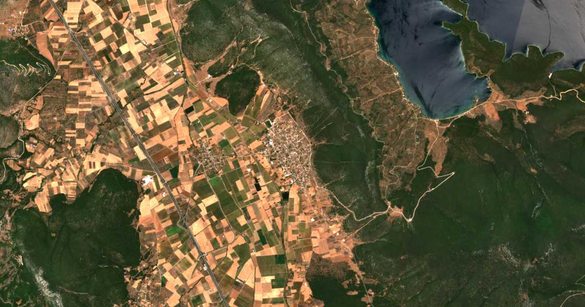Hartă satelitară: Soúrpi