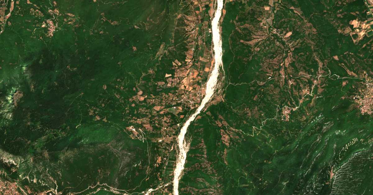 Hartă satelitară: Ampélia