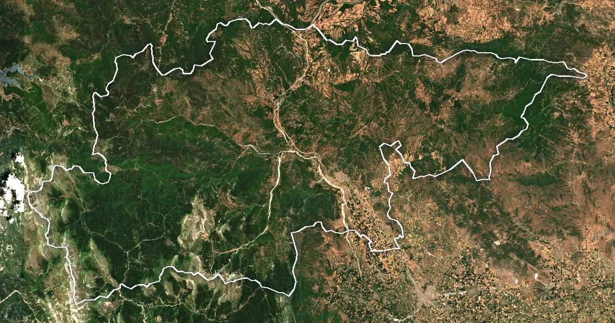 Imagine din satelit cu limita trasată: Dímos Kalampákas