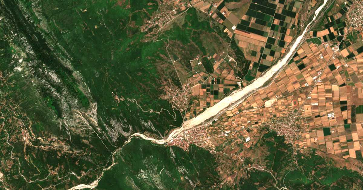 Hartă satelitară: Ágios Vissaríon
