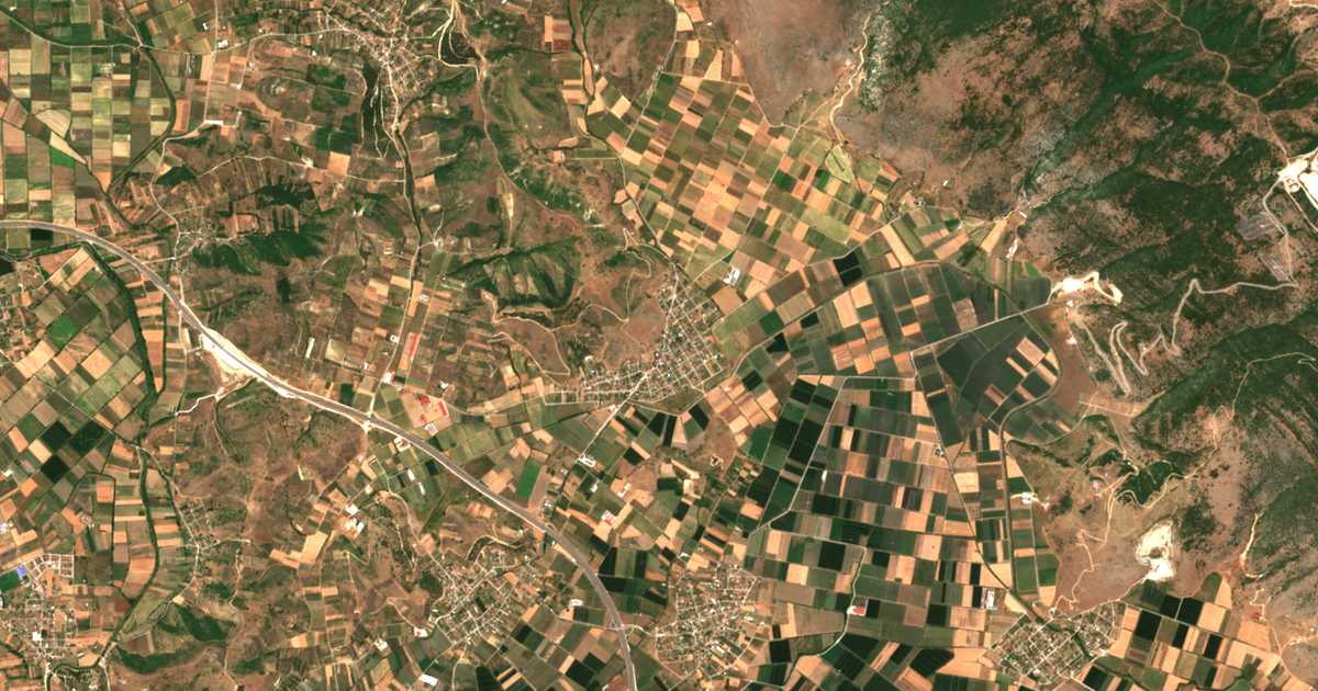 Hartă satelitară: Palaiópyrgos