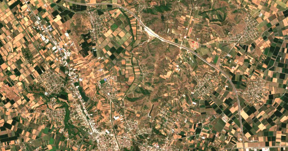Hartă satelitară: Perdikorráchi