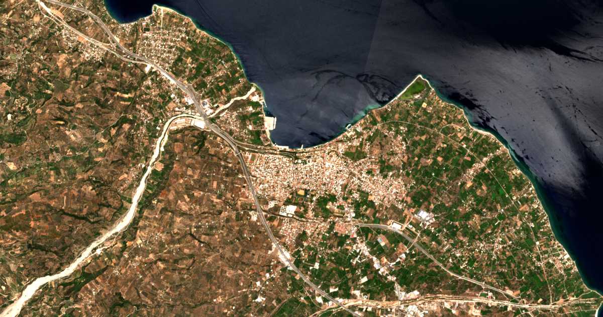 Hartă satelitară: Aegion