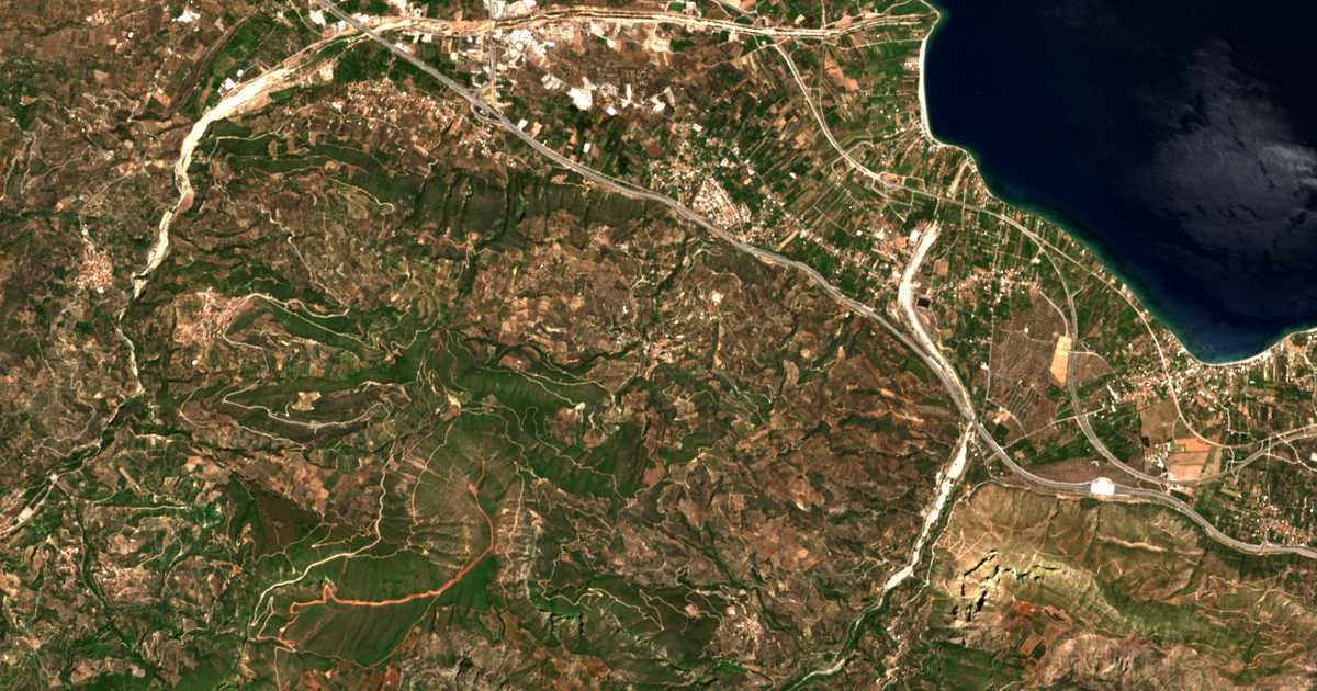 Hartă satelitară: Keryneia