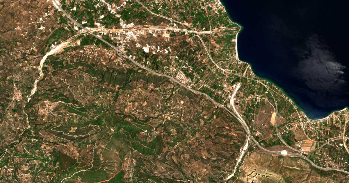 Hartă satelitară: Néa Kerýneia