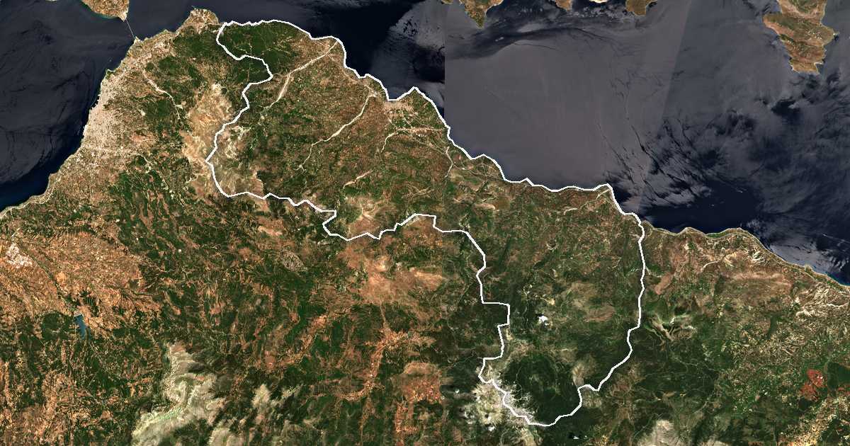 Imagine din satelit cu limita trasată: Dímos Aigialeías