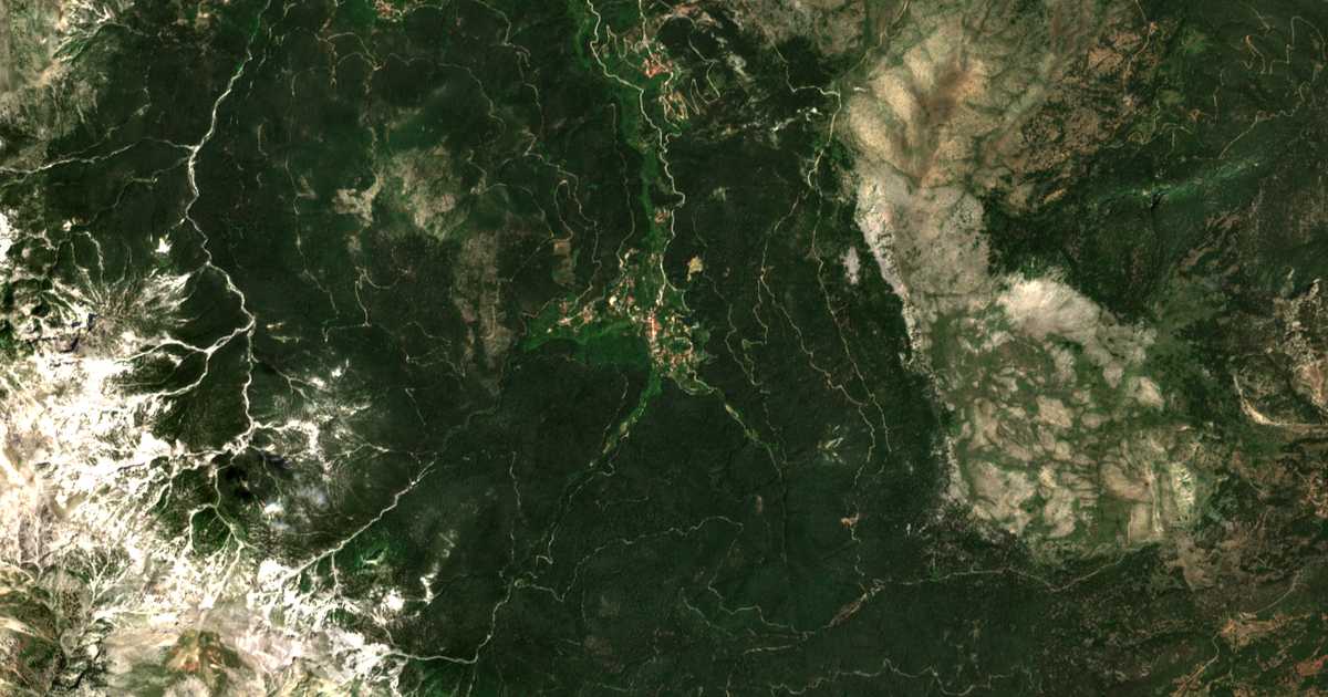 Hartă satelitară: Zaroúchla